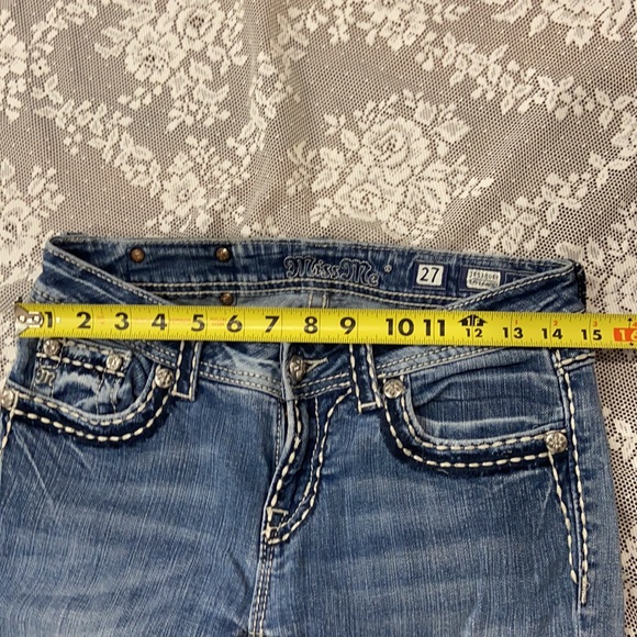 MISS ME FLEUR DE LIS DENIM JEANS SZ 27 CAPRI NEW RHINESTONE FLAP POCKETS - Picture 11 of 13